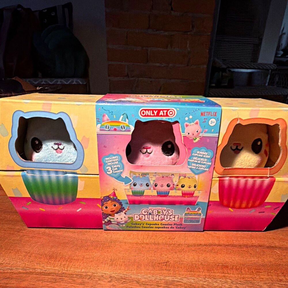 DreamWorks Gabby’s Dollhouse Cakey Cupcake cousins Plush Spinmaster